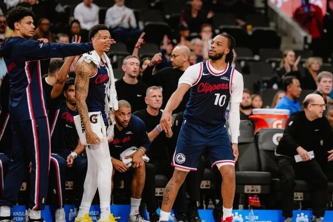 哈登交易成关键转折 快船大获成功